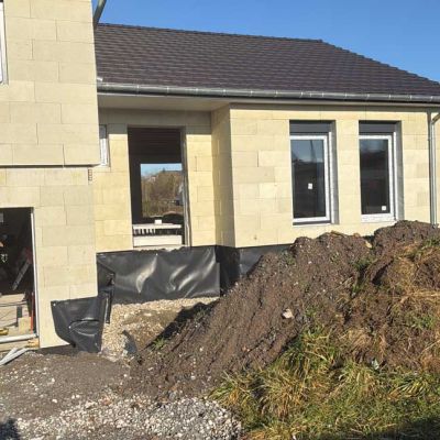 8CFF646F-AA22-4236-B693-D68CED02DE6F